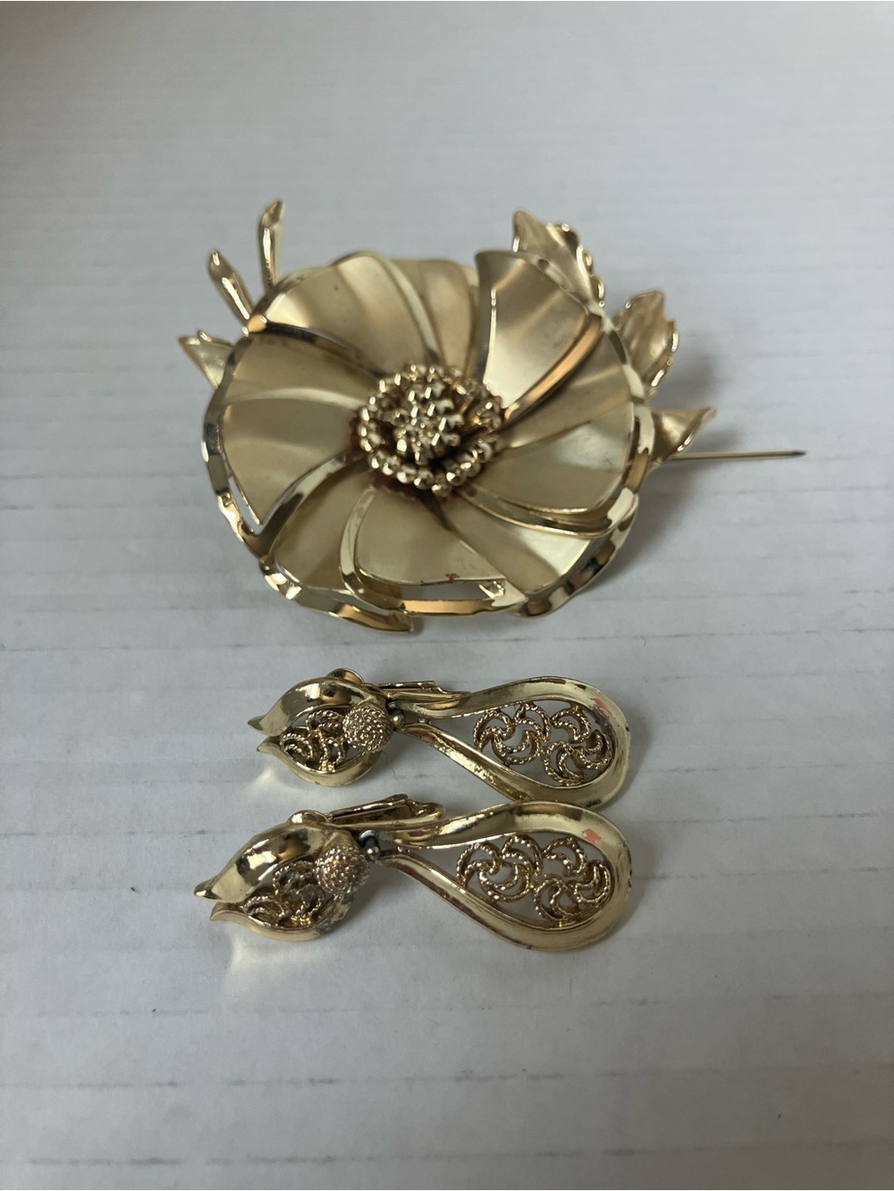 Vintage Gold Floral Brooch with Matching Clip-On Earrings Set Dress Fancy Pin Up
